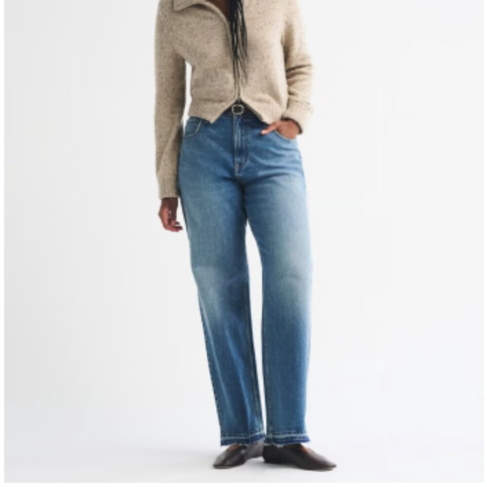 NWOT Abercrombie High Rise 90s Relaxed  Wide Leg Jean Medium Wash size 26